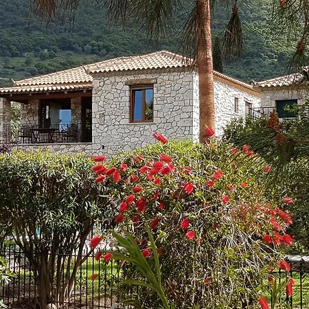 Castello Bellos Villas & Apartments Keri Bagian luar foto