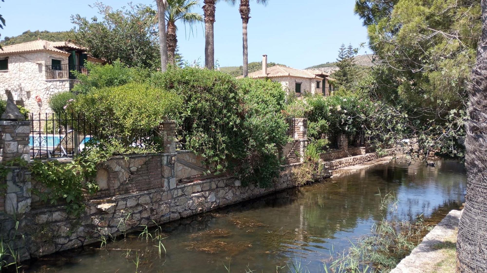 Castello Bellos Villas & Apartments Keri Bagian luar foto