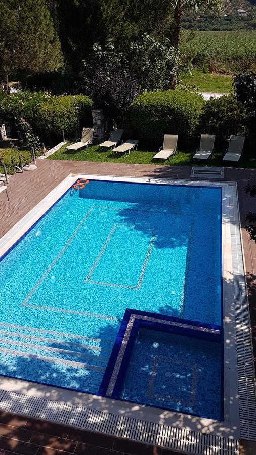 Castello Bellos Villas & Apartments Keri Bagian luar foto